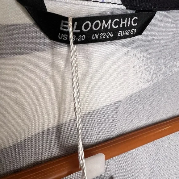 180. NWT Bloomchic Black/White Faux Wrap Dress 18/20 (2X) - Picture 2 of 4